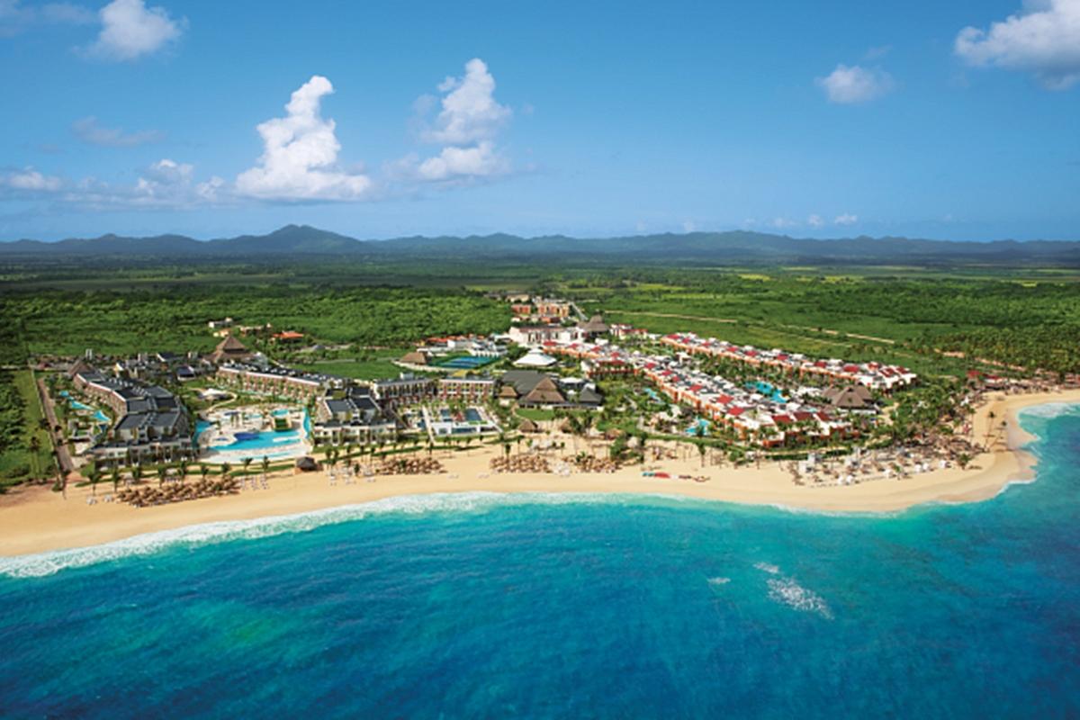 منتجع وسبا بريثليس بونتا كانا - للبالغين فقط المظهر الخارجي الصورة Aerial view of Secrets Cap Cana Resort & Spa