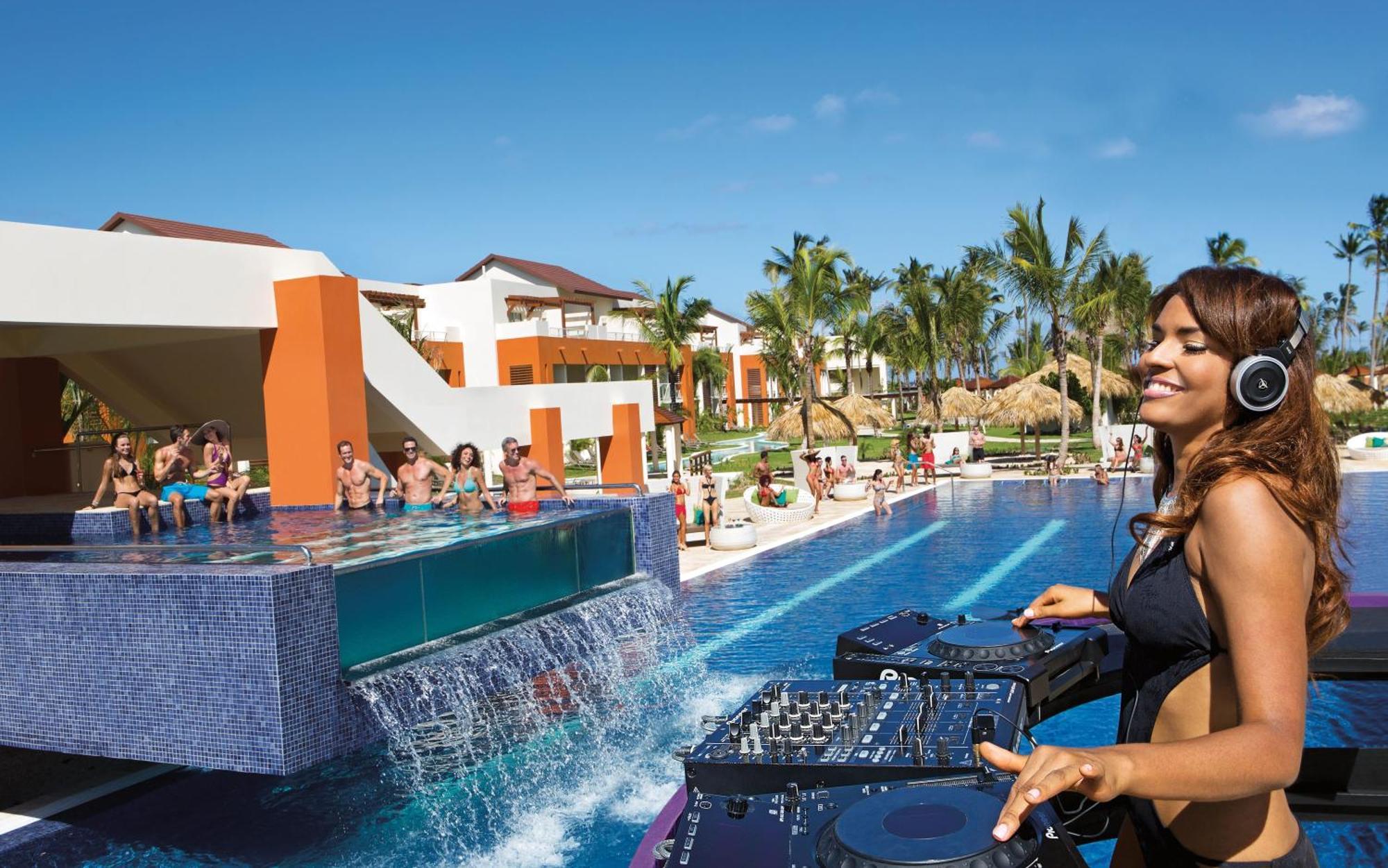 منتجع وسبا بريثليس بونتا كانا - للبالغين فقط المظهر الخارجي الصورة Hard Rock Hotel & Casino Punta Cana